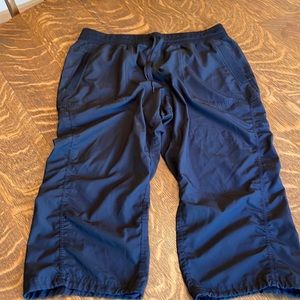 XL Black Nylon Capri Pants